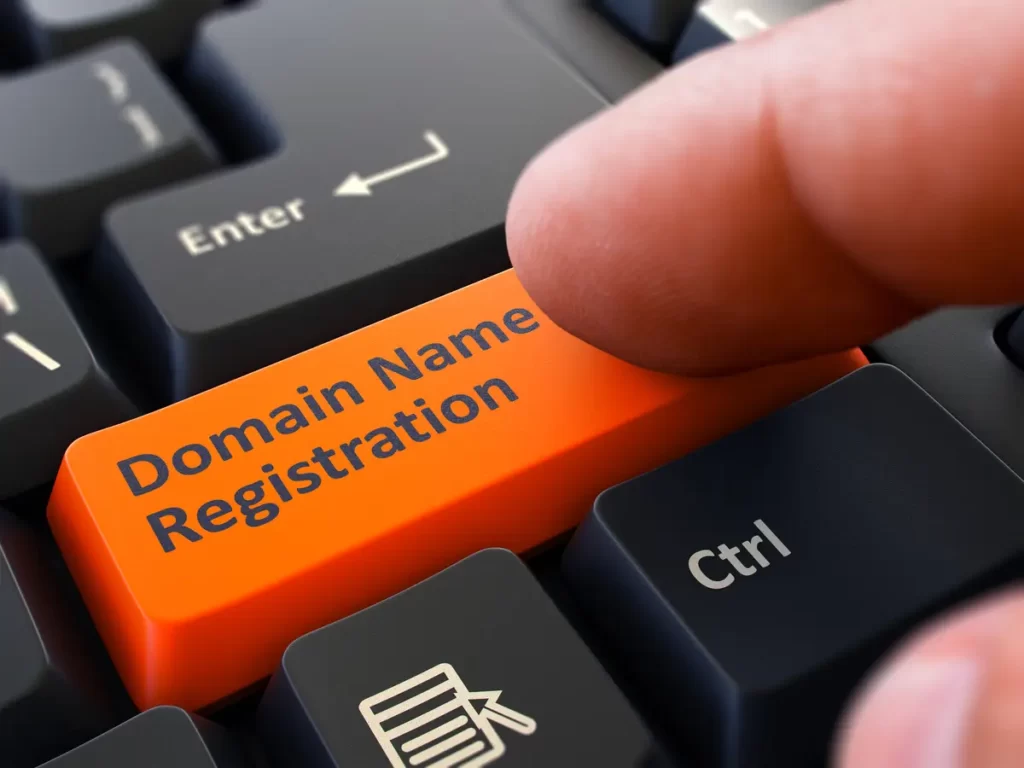 come scegliere nome dominio sito web